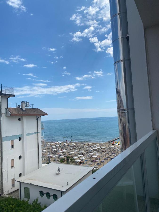 Hotel Columbia & Ninfea リド・ディ・イエゾロ エクステリア 写真